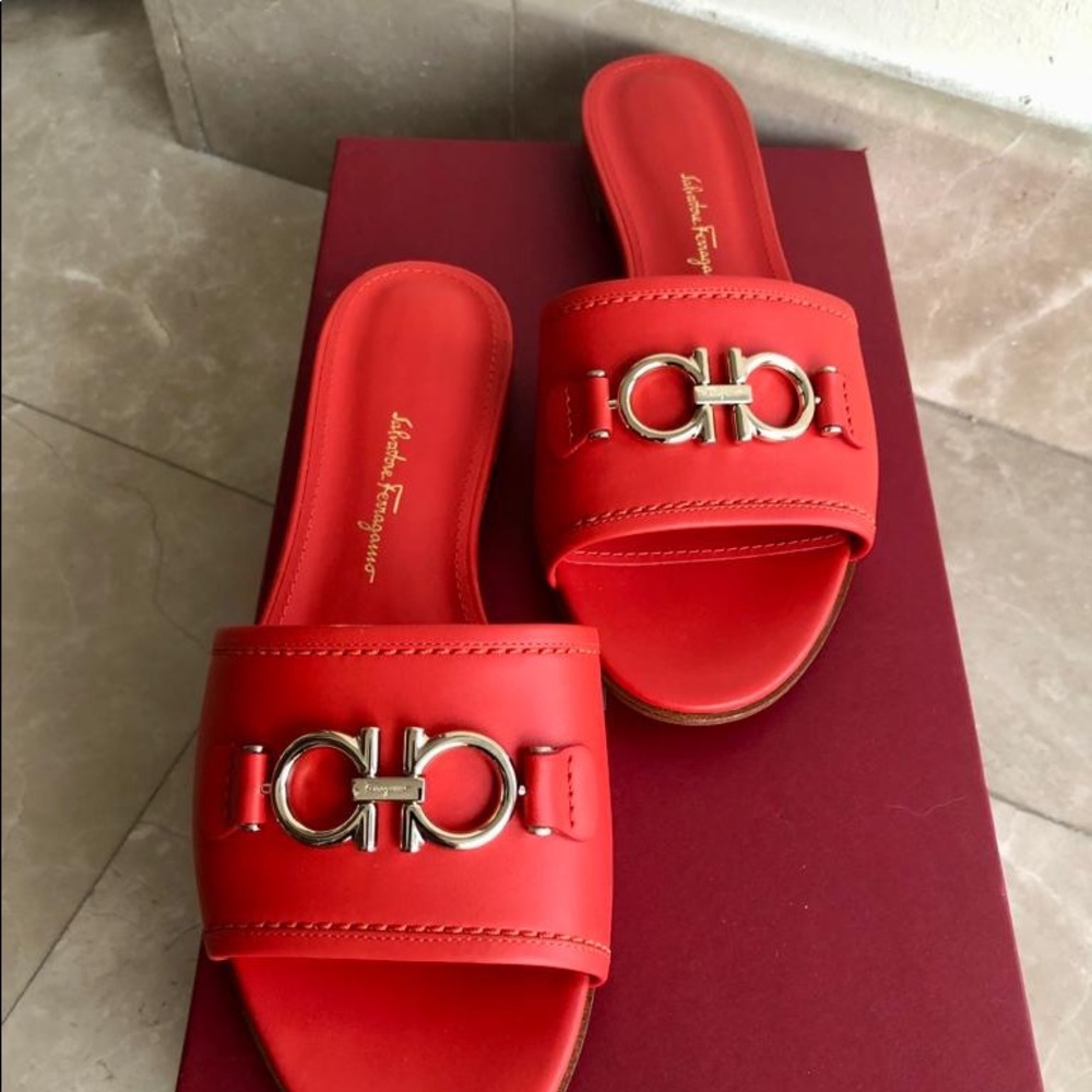 Ferragamo sandals NWT - Picture 4 of 6